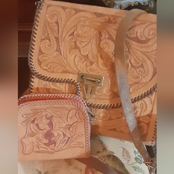 1980 TOOLED LEATHER PURSE MEXICO Handmade + Small Coin Purse - Picture 3 of 4
